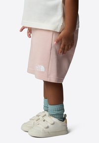 The North Face SUMMER SET - Shorts - white dune pink moss