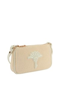 Beige gewebte Handtasche mit strukturiertem Finish, ausgestattet mit einem weißen, geprägten Muschel-Design auf der Vorderseite und einem abnehmbaren Trageriemen für Vielseitigkeit.