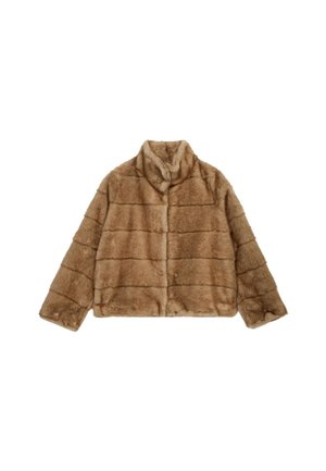 Chaqueta recortada de piel sintética marrón con una textura suave, cuello ancho y diseño de rayas horizontales; cuenta con un cierre de botón y mangas largas.