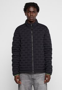 Valgt, black