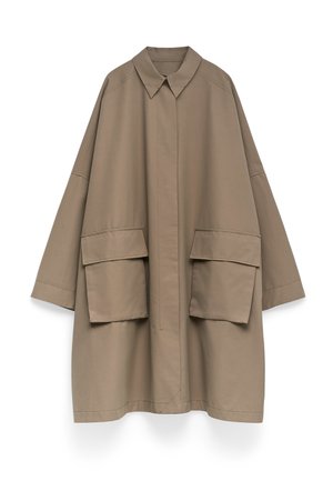 Oversized taupe jas met brede mouwen, puntige kraag, verborgen sluiting aan de voorkant en twee grote klepzakken aan de voorkant.