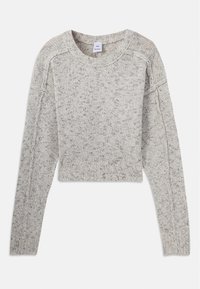 Maglione corto grigio chiaro realizzato in tessuto a maglia testurizzato. Presenta un colletto rotondo, maniche lunghe e polsini e orlo a coste.