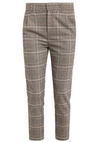 Brązowe i beżowe spodnie w kratę o slim fit z paskami, pokazane z przodu na białym tle.