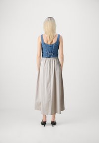 Vero Moda VMNINNA ANKLE SKIRT - Dolgo krilo - silver lining