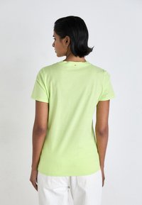 BOSS ELOGO - Marškinėliai su spaudiniu - medium green