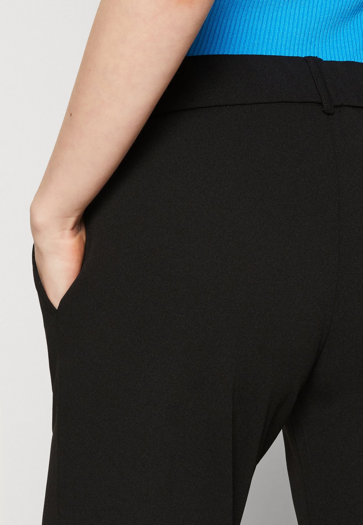 ONLSANIA LOW WAISTED PANT