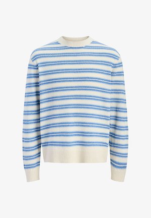 Kremowy sweter z dzianiny w jasnoniebieskie poziome paski, z prążkowanym okrągłym dekoltem, mankietami i dołem.