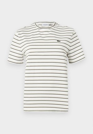 Fehér csíkos póló vékony olíva zöld vonalakkal. Kerek nyakú, rövid ujjú és egy kis Lacoste logó található a mellkason.