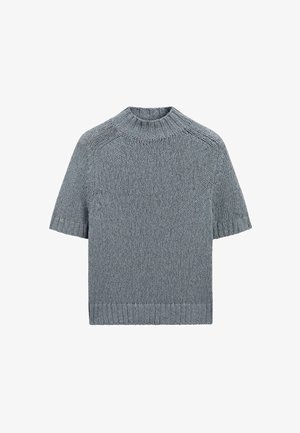 Grå strikket kortærmet sweater med ribstrikket høj krave, manchetter og kant, vist fladt på en hvid baggrund.