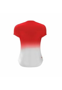 Camiseta con degradado rojo y blanco, de manga corta, cuello redondo, tela suave, dobladillo ligeramente curvado, logo en la parte inferior izquierda.