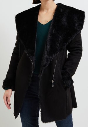 Abrigo corto - black