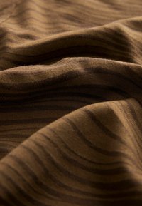 Next Top - caramel brown
