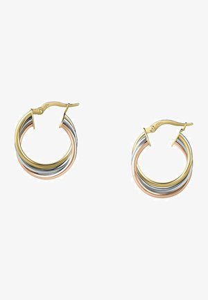 Guldtonede hoops med sammenflettede bånd i rosafine, sølv- og guldfarver. Glat metalfinish, sikret med en låsning bagpå.