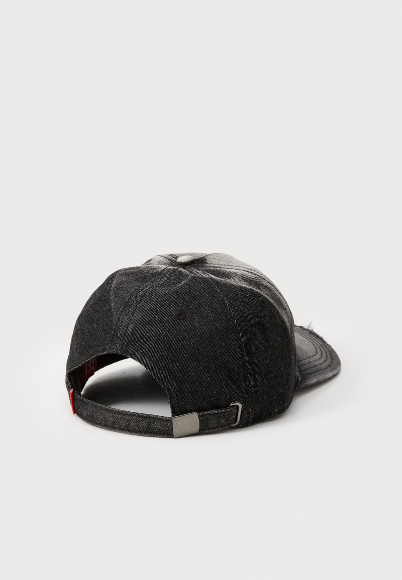 Cappello da camionista con visiera piatta ricamato Peterbilt - Italia