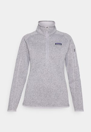 Lys grå fleece pullover med en halv krave og lynlås. Har et lille logo på brystet og tekstil med struktureret overflade og glatte kanter.