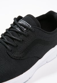 Vans Sneakers - black