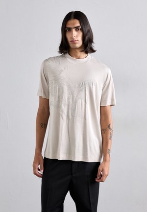 T-shirts med print - silver cloud
