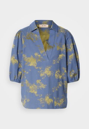 Blusa azul com padrão abstrato em dourado, colarinho e mangas bufantes. Feita de tecido suave com um corte confortável e design de decote em V.