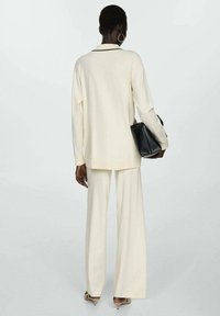 Mango Hlače - off-white