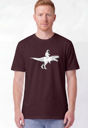 watapparel, ASTRONAUT ON T-REX UNISEX - T-shirt imprimé - red brown