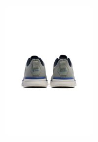 Grå nät sneakers med marinblå accenter och blå kant. Har en vadderad krage, loopen och en texturerad sula.