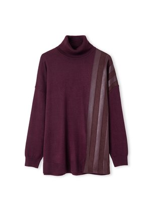Bordeauxkleurige turtleneck trui met lange mouwen, uitgevoerd met geribbelde manchetten en onderkant. De trui heeft verticale leren en suede strepen aan de rechterzijde en schouder.