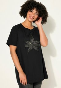 Angel of Style - DECORATIVE RIVET STAR HALF SLEEVES - Print T-shirt - black Thumbnail Image 1