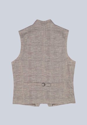 Rückansicht einer ärmellosen, beige karierten Weste mit einem kleinen verstellbaren Schnallenriemen an der Taille vor hellgrauem Hintergrund.