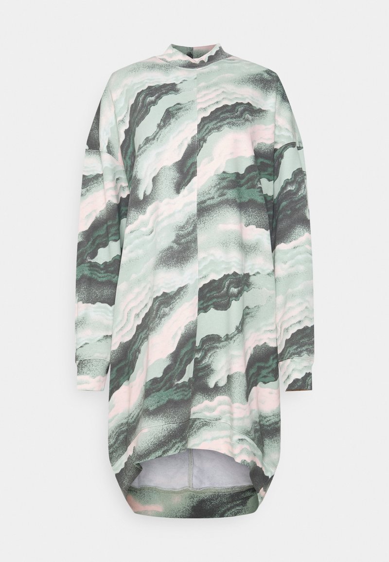 Tunique à manches longues et col montant avec un motif abstrait en marbre vert, noir et rose pâle, dotée d'un ourlet courbé tombant.