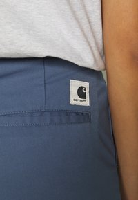Carhartt WIP MASTER PANT - Bukse - blue
