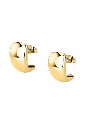 Coppia di orecchini a perno curvi in oro lucido con chiusure a farfalla, mostrati su sfondo bianco.