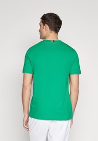 Tommy Hilfiger MONOGRAM IMD - T-shirt basic - olympic green