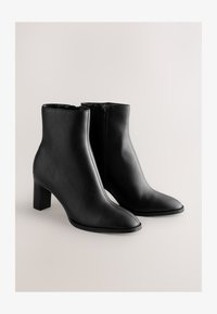 Ikke valgt, new black