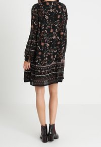Derhy Vapaa-ajan mekko - black