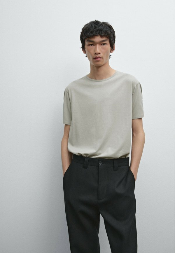 LIGHTWEIGHT - Basic T-shirt