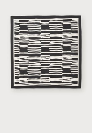 Tela negra con un patrón geométrico de líneas horizontales y verticales blancas de ancho variable. Los bordes terminados crean un contorno limpio.