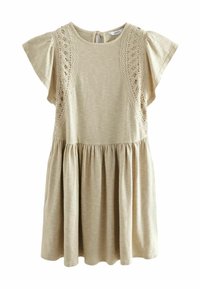 Beiges A-Linien-Kleid mit kurzen Flatterärmeln, das mit aufwendigen Spitzenverzierungen an den Seiten und einer gerafften Taille versehen ist. Weicher Stoff.