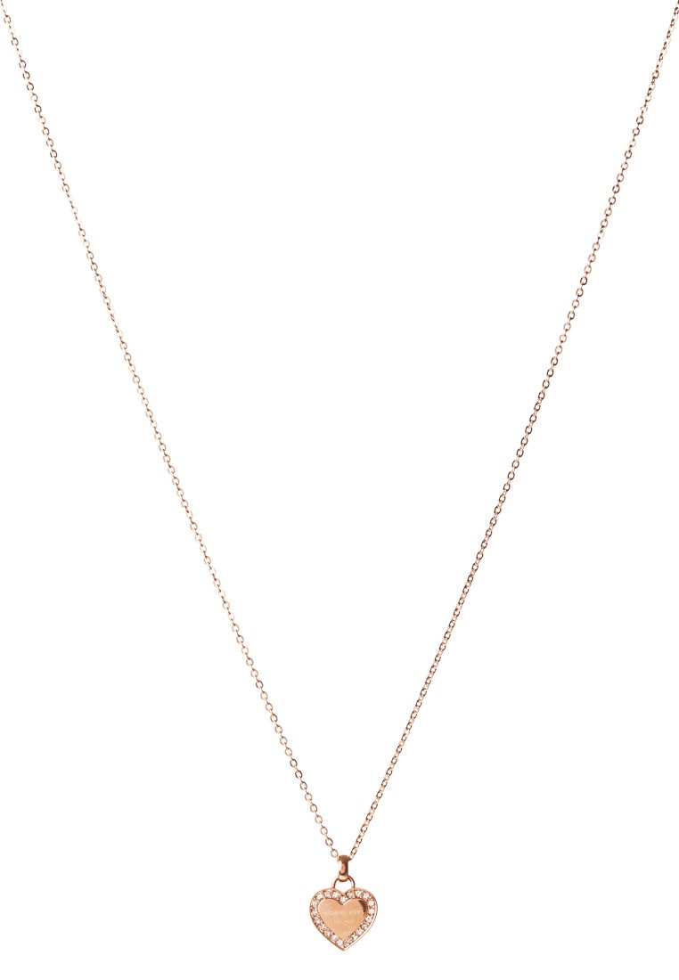 Collana in oro rosa con un piccolo pendente a forma di cuore contornato da cristalli trasparenti su uno sfondo bianco.