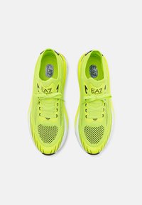 EA7 Emporio Armani CRUSHER SONIC UNISEX - Sportcipő - acid lime/black