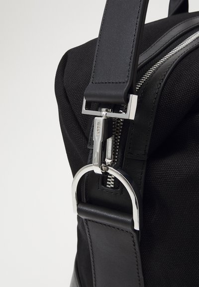 WANT Les Essentiels KELOWNA WEEKENDER UNISEX - Utazótáska - black