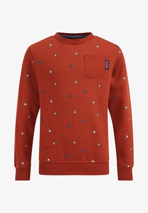 Bluza z długim rękawem w kolorze rdzawego brązu z małymi nadrukami niebieskich i białych ptaków oraz kieszenią na piersi z czarną metką z białym napisem.