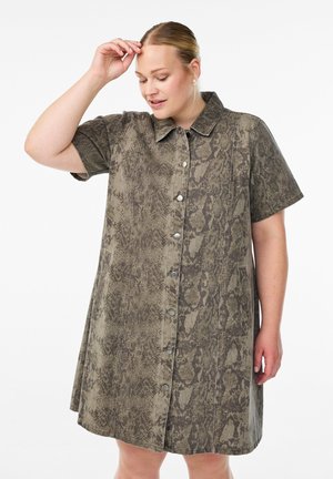 KURZES MIT SCHLANGENMUSTER - Robe en jean - light snake aop
