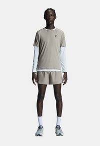 PERFORMANCE  - Short - cinder