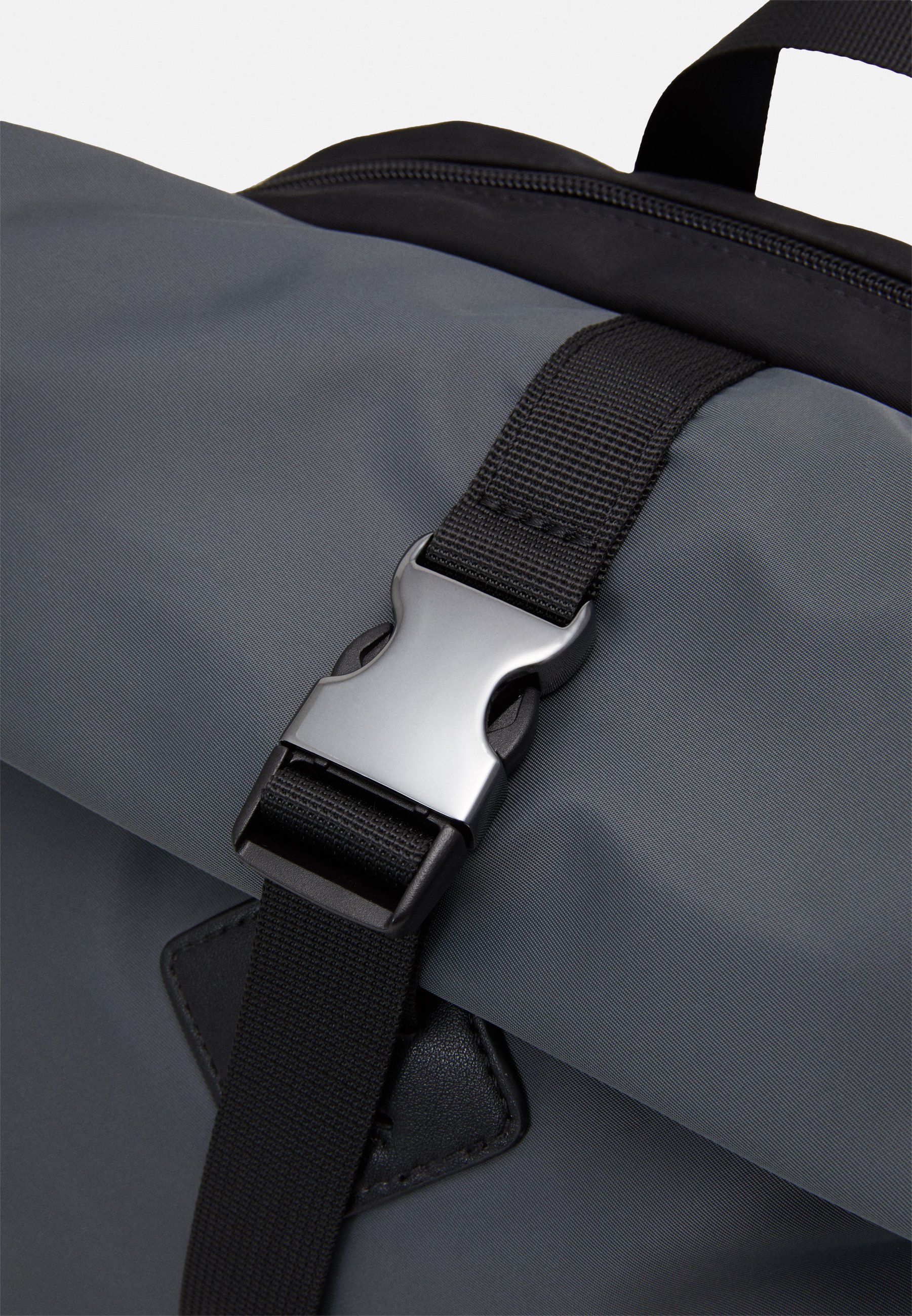 pier one unisex backpack