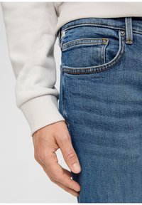 QS Jeansy Straight Leg