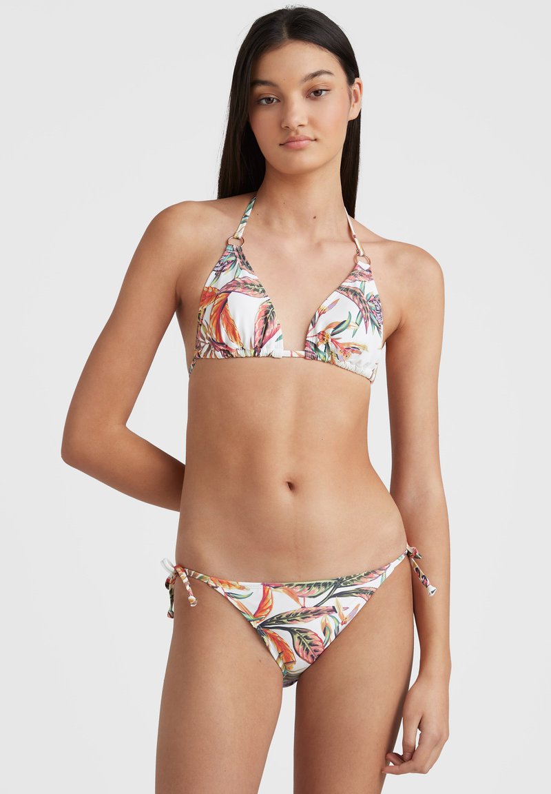Bikini súprava s trojuholníkovým vrchom a spodným dielom na zaväzovanie. Farebný tropický vzor listov na bielom pozadí. Vyrobené z elastickej tkaniny.