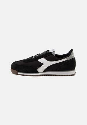 Diadora, CROSS RAINY UNISEX - Tossud - black