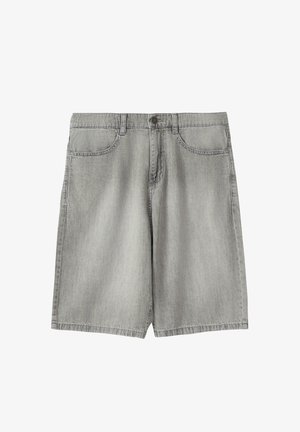 Szare szorty denimowe z przednim guzikiem, zamkiem błyskawicznym, szlufkami na pasek i dwoma przednimi kieszeniami, przedstawione na białym tle.