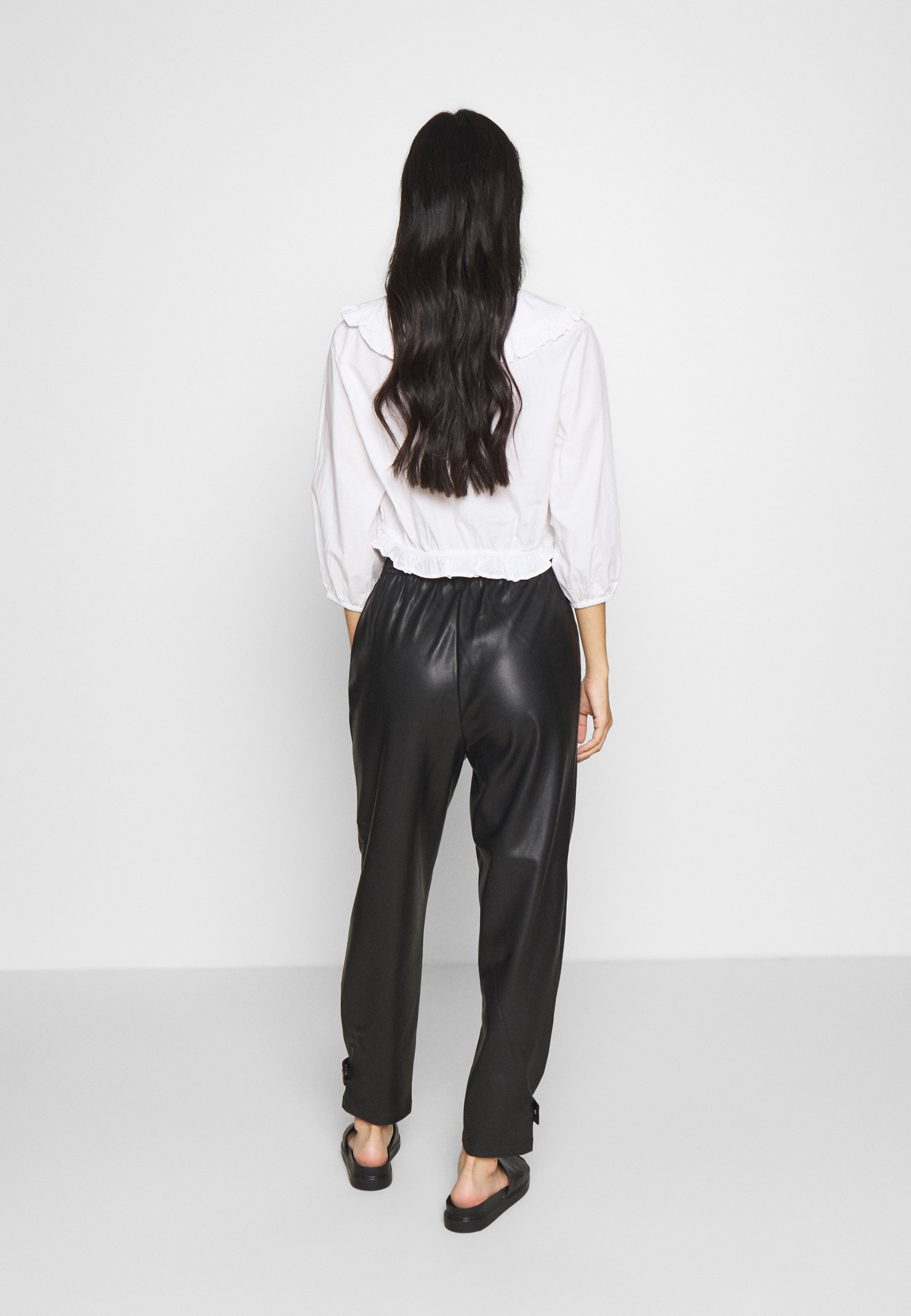 ONLY ONLDAVINA FAUX LEATHER TRACK PANT 