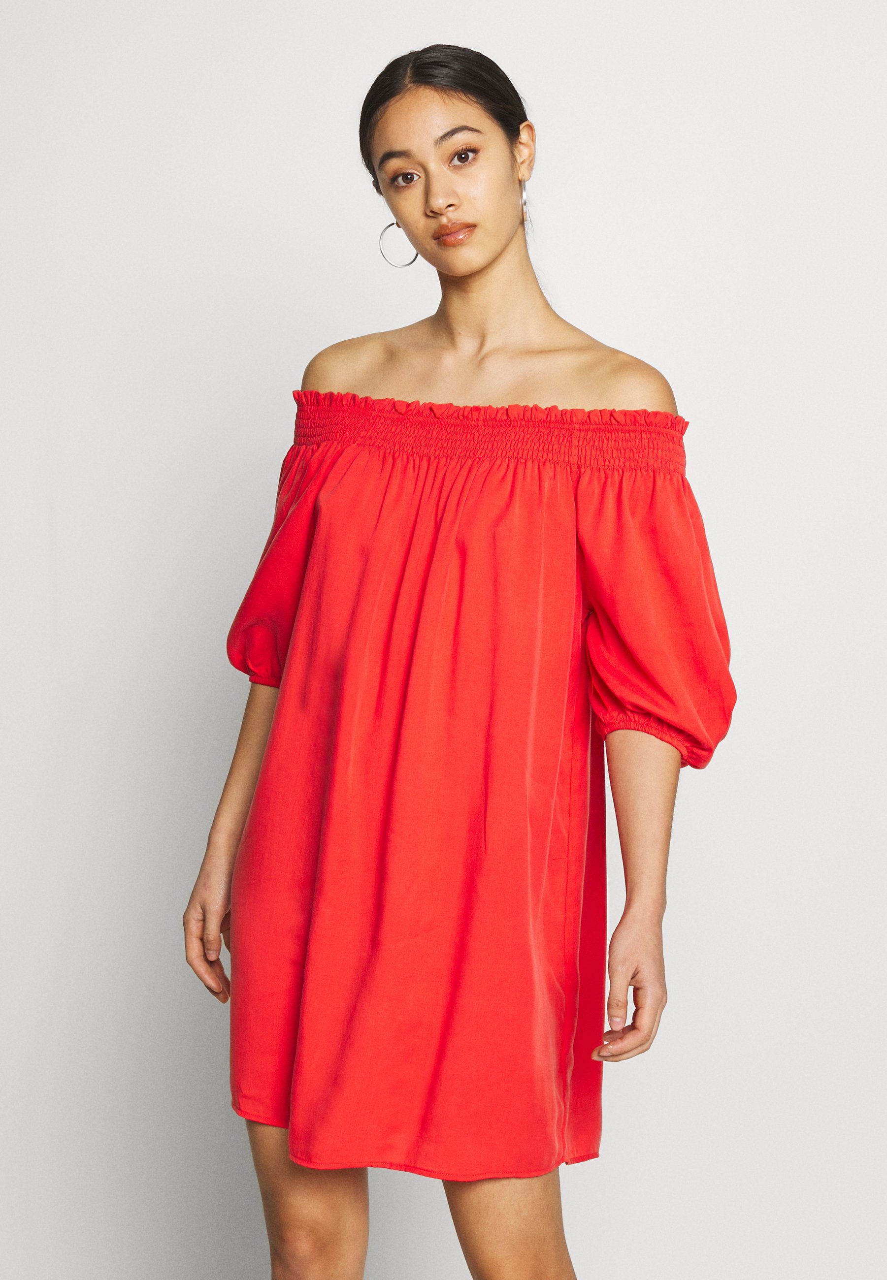 Superdry DESERT OFF SHOULDER DRESS - Freizeitkleid - apple red/rot - Zalando .at